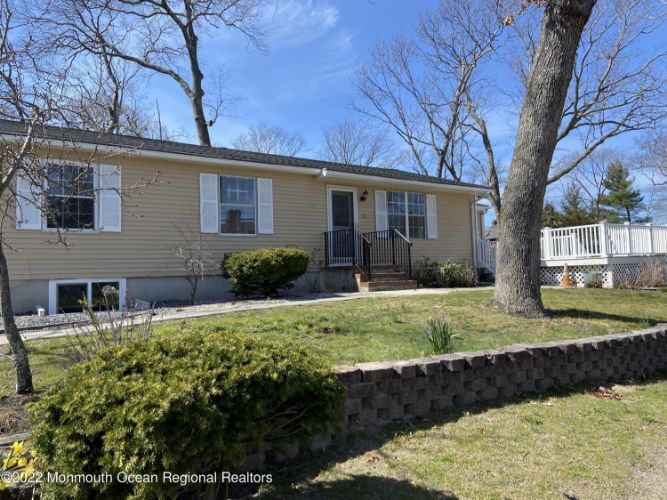 211 Henley Ave, Pine Beach, NJ 08741 House Rental in Pine Beach, NJ