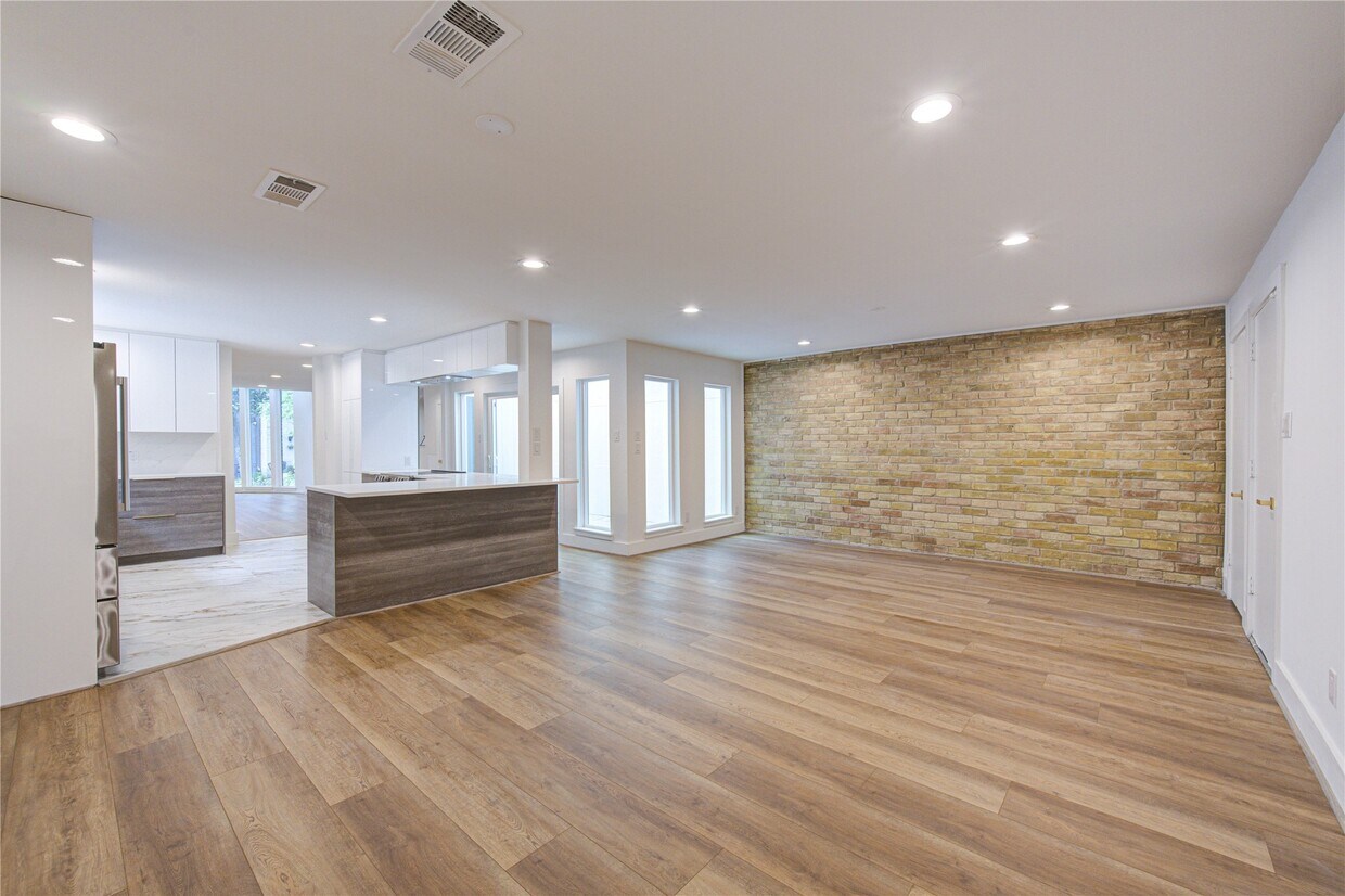 Building Photo - 7612 Olympia Dr