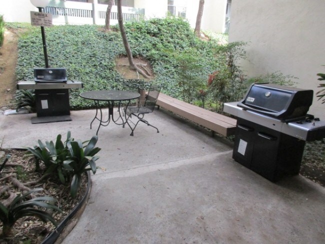 Foto del edificio - 4060 Huerfano Ave