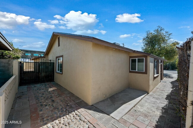 Building Photo - 2601 N 51st St