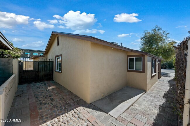Foto del edificio - 2601 N 51st St