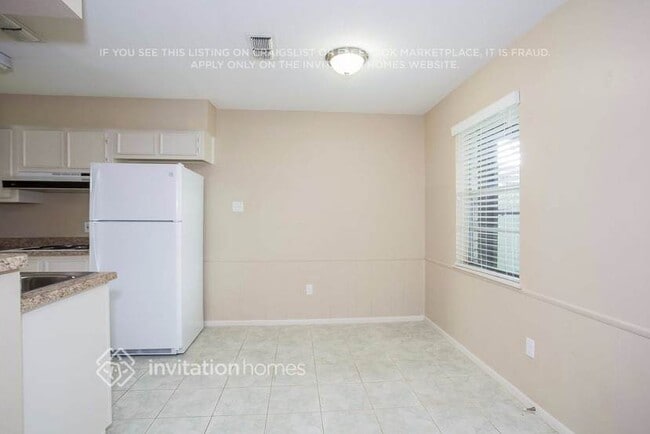 Building Photo - 745 Academy Ln