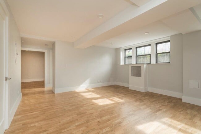 Building Photo - 130 Highland Ave