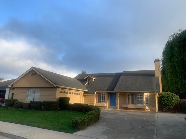 Primary Photo - 462 Cain Dr