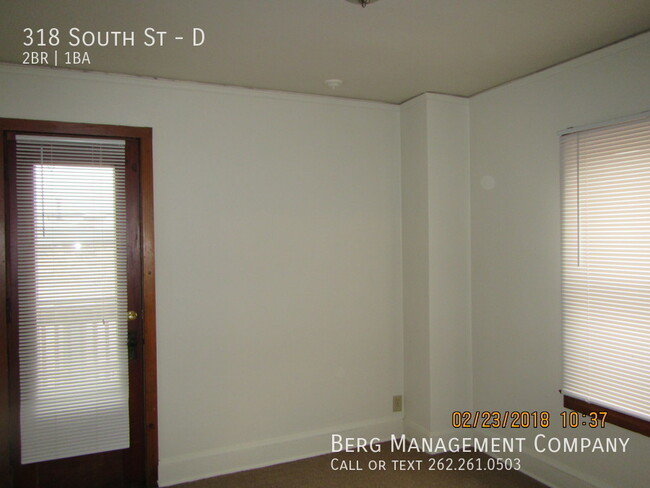 Building Photo - Charming Two Bedroom One Bath Downtown Wau...