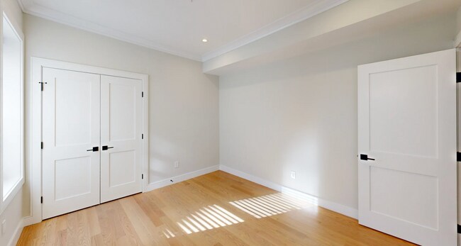 Building Photo - 160 Allston St