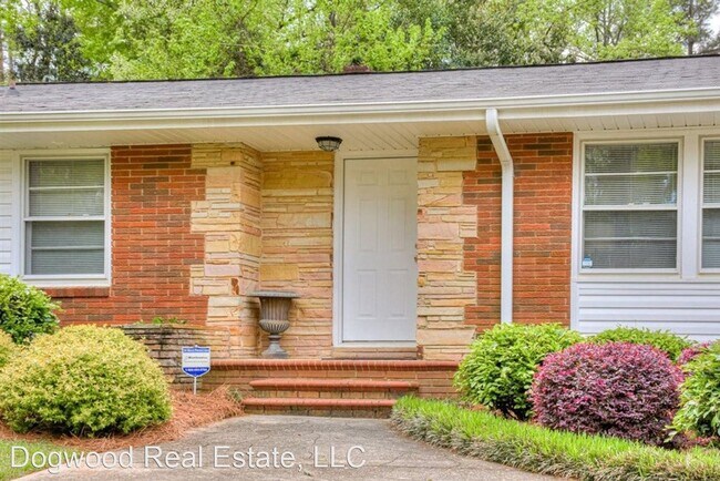 Foto del edificio - 4 br, 2 bath House - 511 Henderson Dr