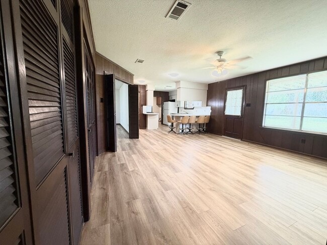 Building Photo - Spacious 3 bedroom 2 bath home in Zachary