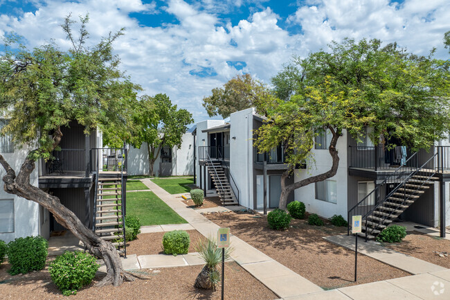 Building Photo - Las Brisas Apartment Homes