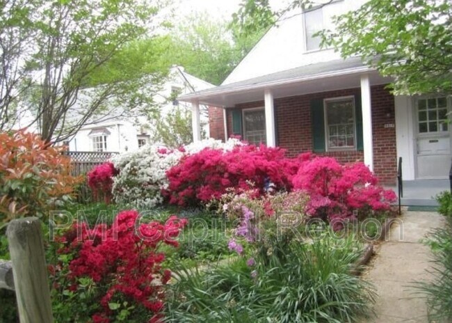 Foto del edificio - 4819 Earlston Dr