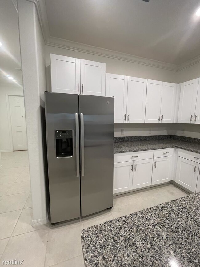 Building Photo - 3 br, 2.5 bath Condo - 31775 Blue Passing ...