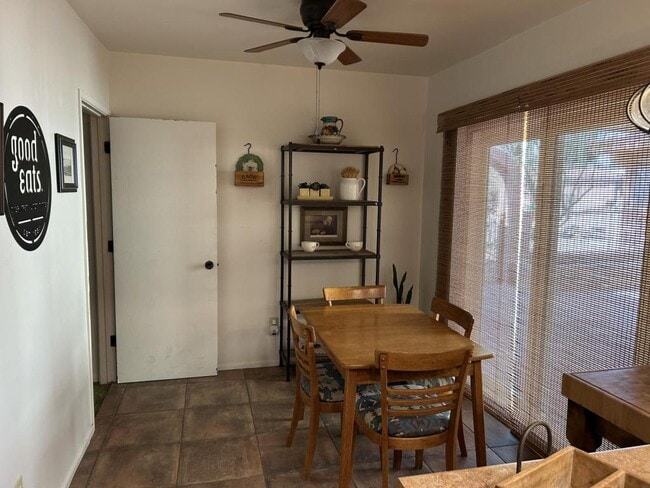 Building Photo - 449 E Paseo Chuparosas