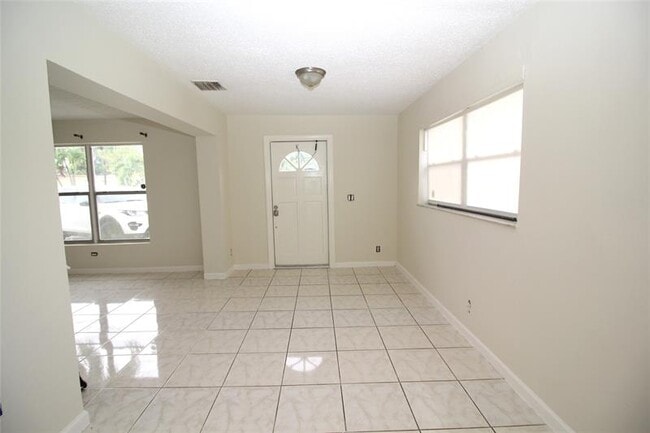 Building Photo - 3910 SW 61st Ave