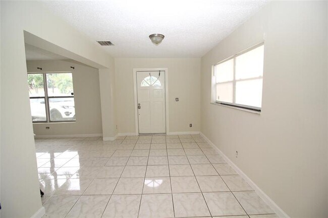 Foto del edificio - 3910 SW 61st Ave