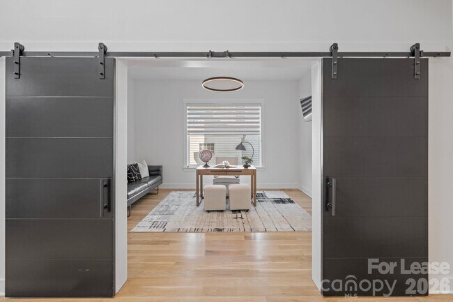 Foto del edificio - 3008 Holt St