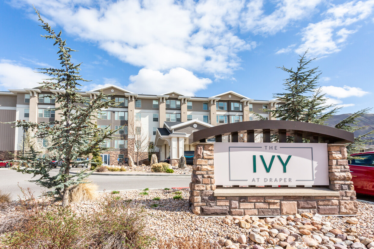 Foto principal - The Ivy at Draper 55+ Active Adult Apartments