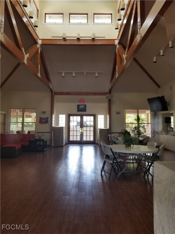 Building Photo - 9358 Palm Island Cir