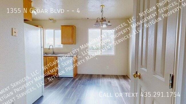 Building Photo - Pet Friendly 4 Bedroom Apartment