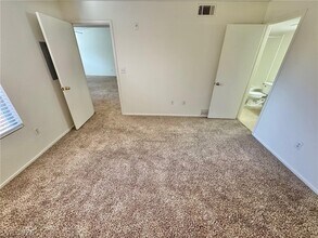 Building Photo - 555 E Silverado Ranch Blvd