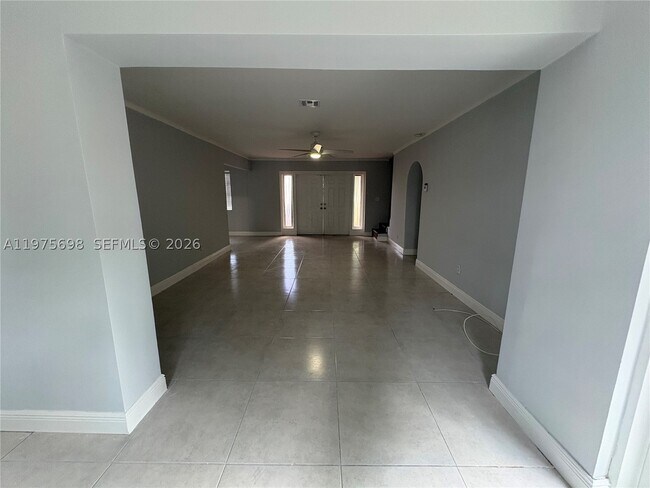 Foto del edificio - 3600 SW 32nd St