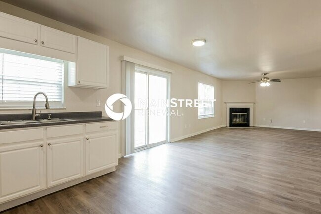 Building Photo - 4 Bedroom Pet-Friendly Home in CAMBY, IN w...