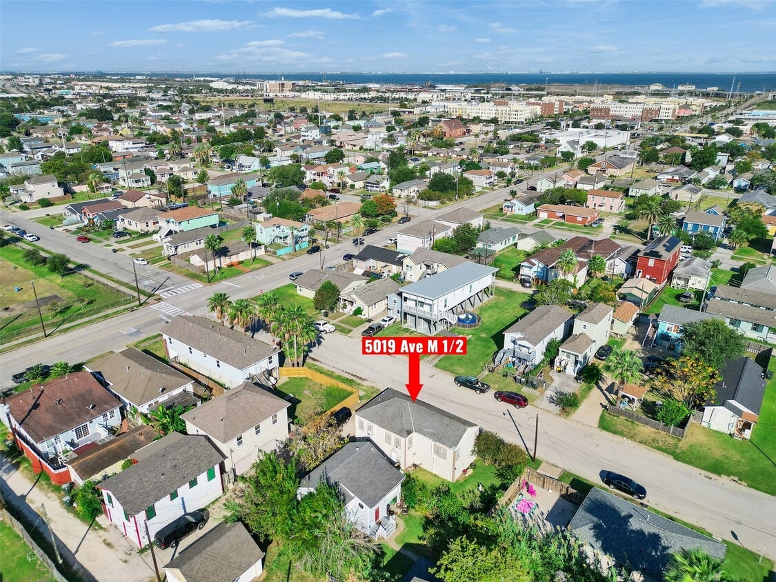 Foto principal - 5019 Avenue M 1/2