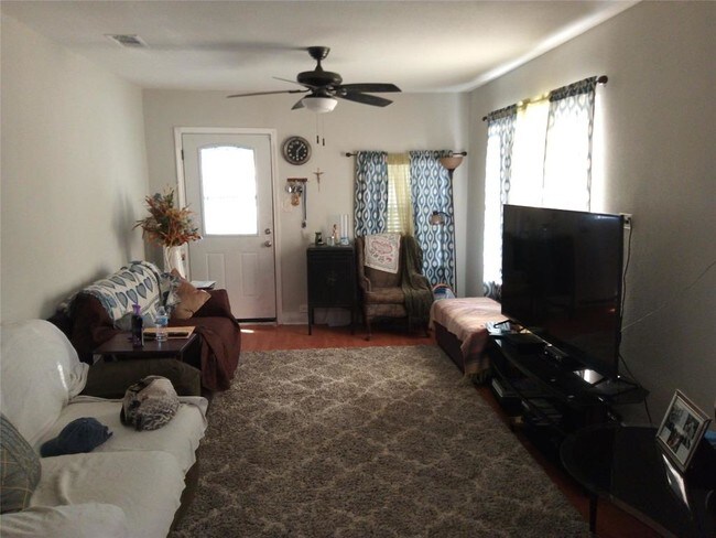 Foto del edificio - 915 Montana St