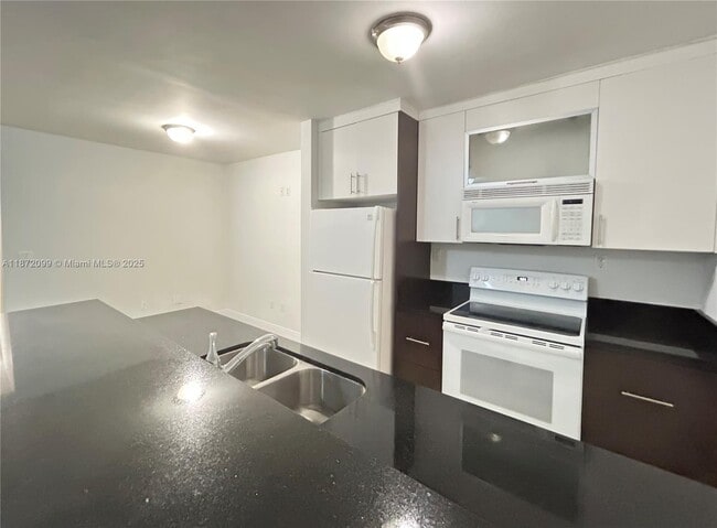 Foto del edificio - 1034 Lenox Ave.