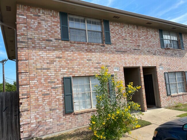 Foto del edificio - 1205 Vinyard Ct