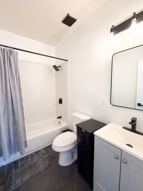 Foto del edificio - 2626 E Anaheim St
