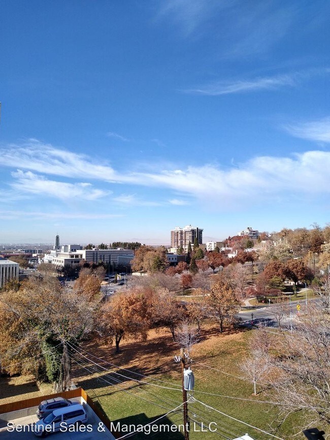 Foto del edificio - 2 br, 2 bath House - 131 E First Ave. #605