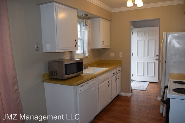 Building Photo - 3 br, 1.5 bath House - 24317 Bashian Dr Un...