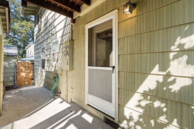 Building Photo - 1114 Reddy Ave