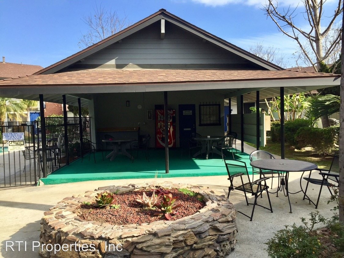Foto principal - 217 Knott Ave