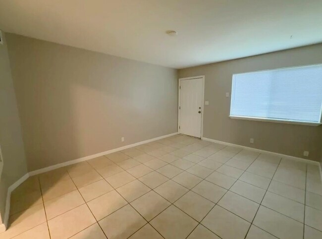 Building Photo - 651 Q St