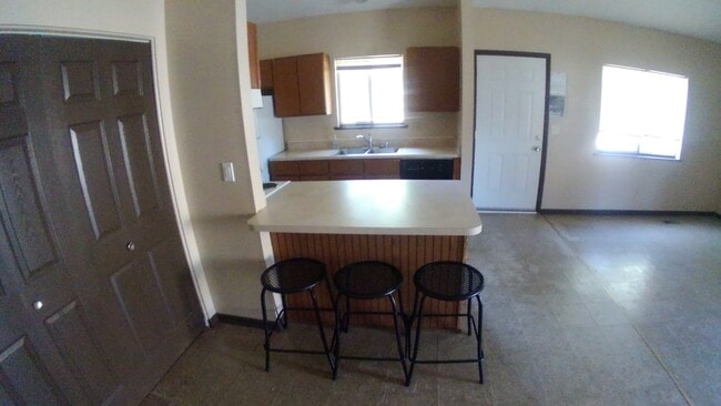 Building Photo - 244 Spartan Ave