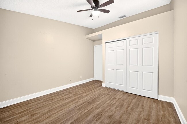 Building Photo - 921 NW 122nd Ter