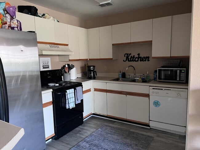 Foto del edificio - 2681 Tess Cir