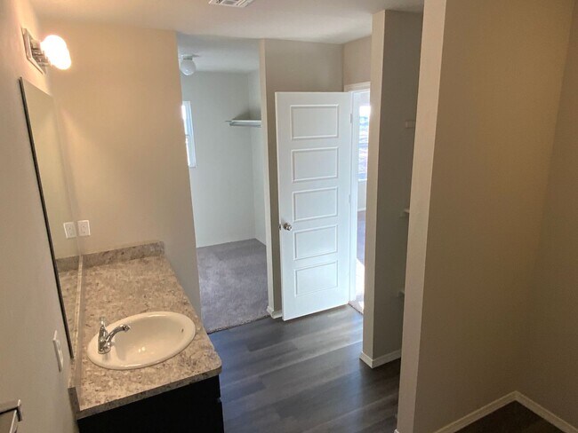Foto del edificio - 2023 Built Home Ready for Rent!