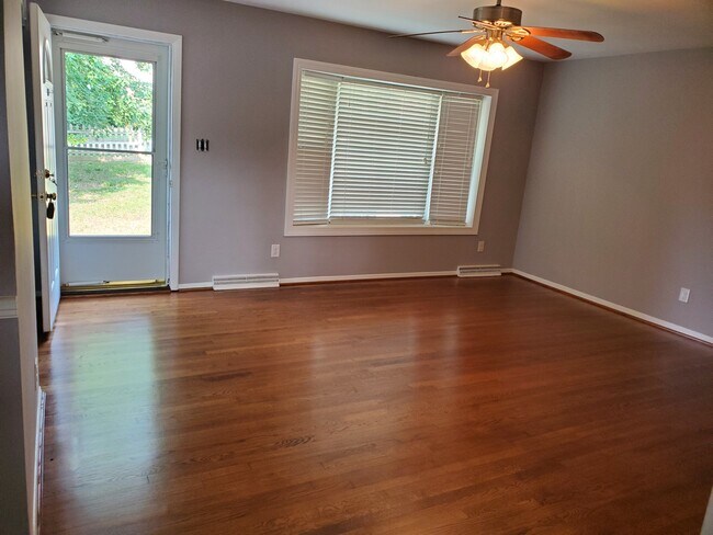 Living Room - 1 Fontana Ct