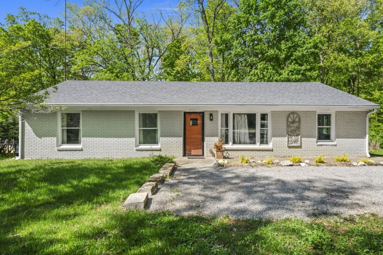 Primary Photo - 3 Bedroom Furnished in Oldham County