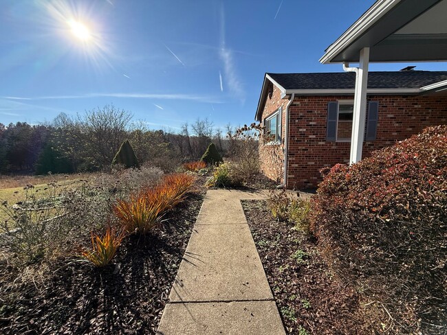 Building Photo - 5802 Roach Ridge