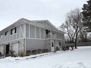 Building Photo - 824 Dighton Ln