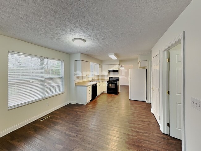 Building Photo - 328 Prairie Run Dr