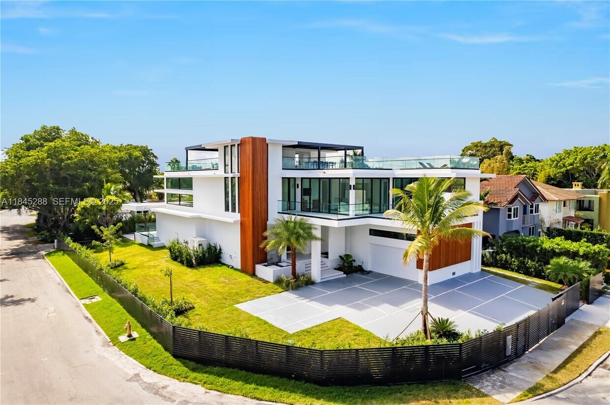 Foto principal - 1248 NE 89th St