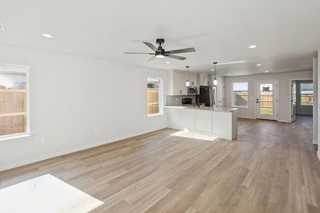 Building Photo - 8904 Oakleaf Ct