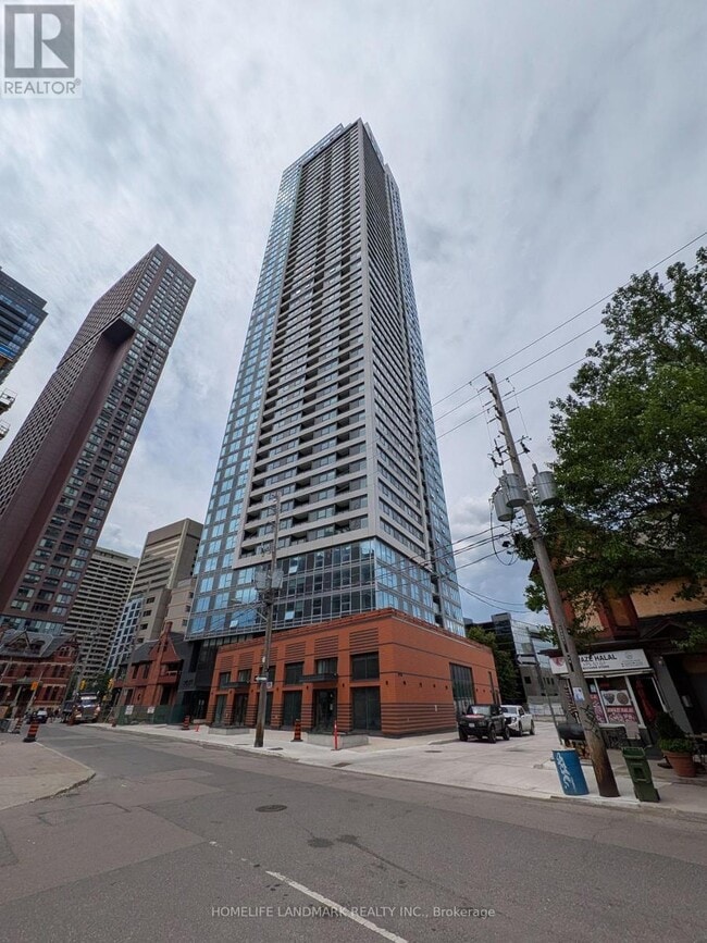 Building Photo - 609 Sherbourne St