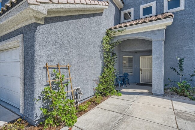 Building Photo - 7237 W Mesa Vista Ave