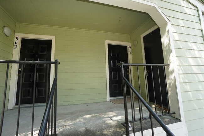 Foto del edificio - 6602 Harbor Town Dr