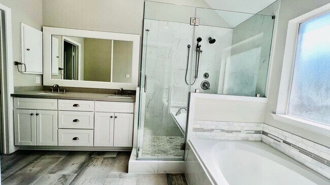 Building Photo - 1905 Grand Willow Ln